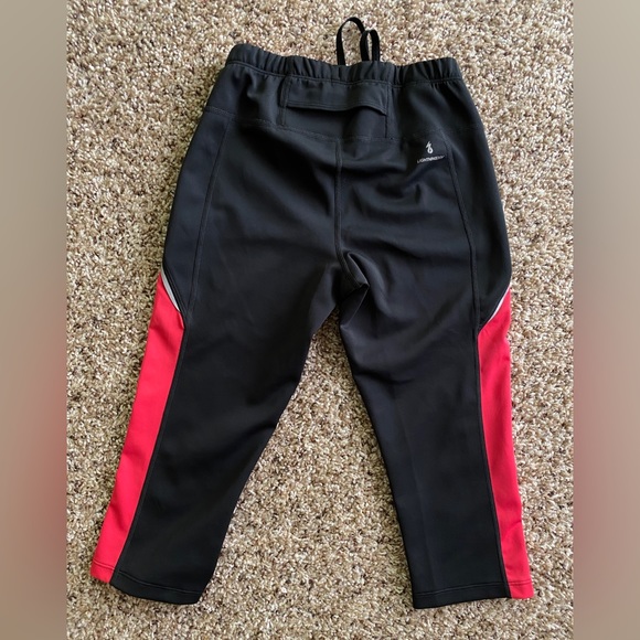 New Balance Lightning Dry Capri Pull On Running X-Small Black Red Leggings - Picture 3 of 11